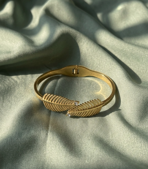 Leaf Elegance Handcuff